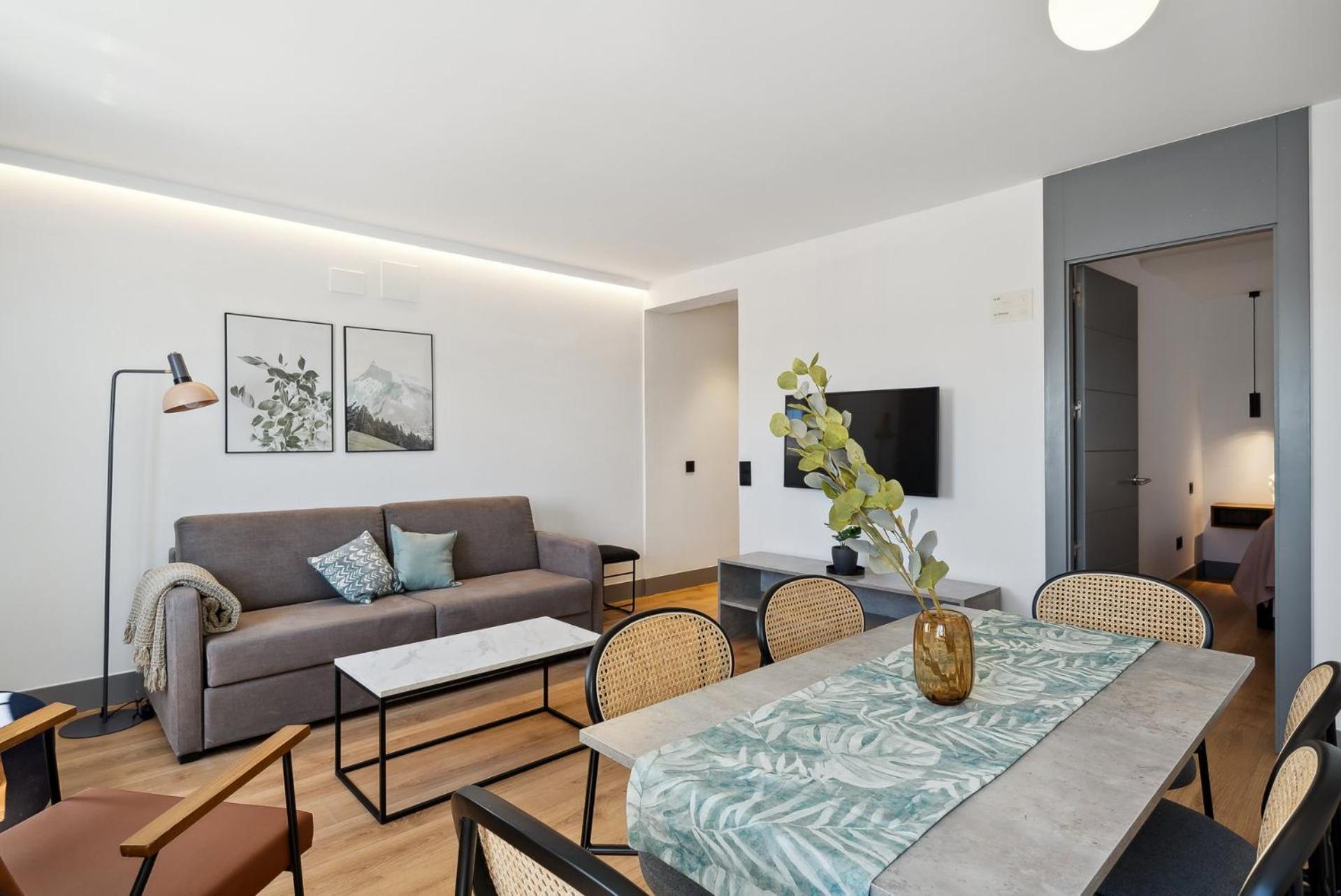 Limehome Madrid Calle De Santa Ana - Estancia Temporal Εξωτερικό φωτογραφία