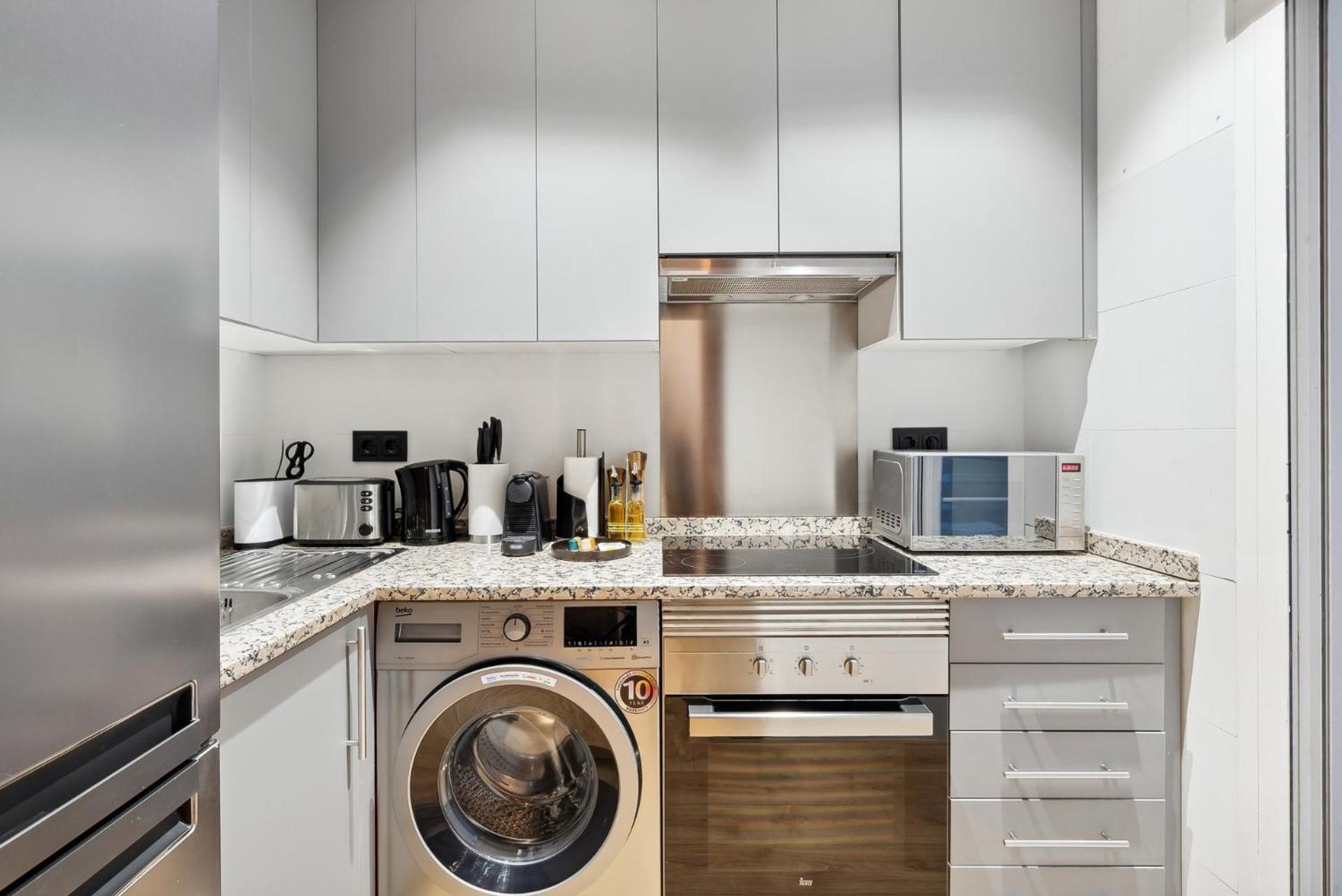 Limehome Madrid Calle De Santa Ana - Estancia Temporal Εξωτερικό φωτογραφία