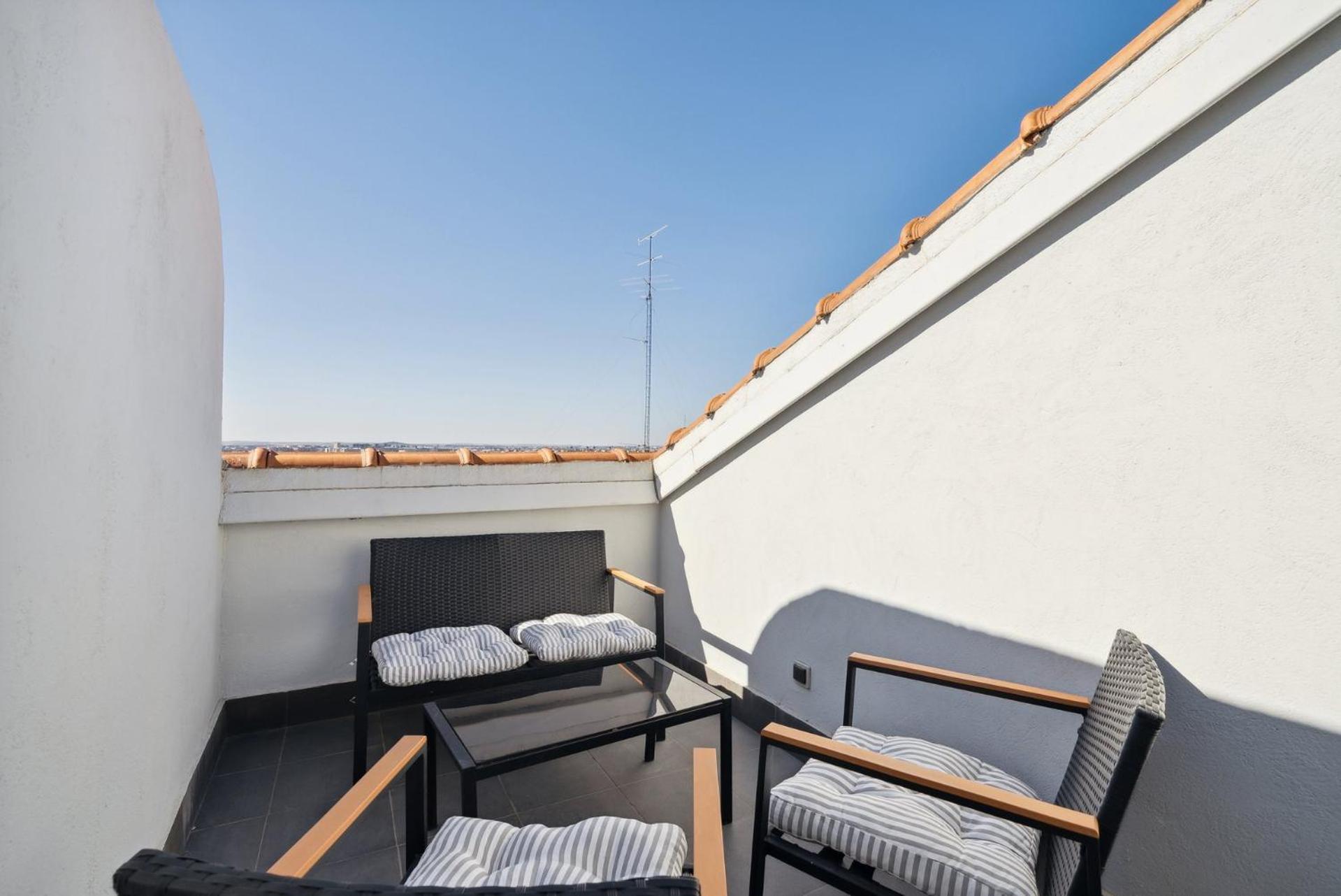Limehome Madrid Calle De Santa Ana - Estancia Temporal Εξωτερικό φωτογραφία