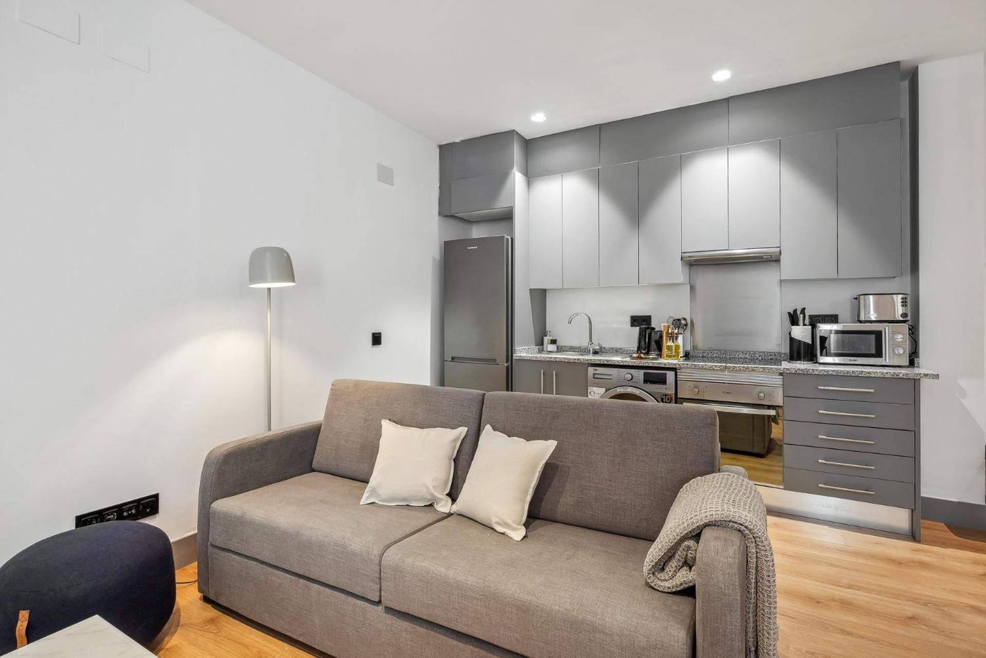 Limehome Madrid Calle De Santa Ana - Estancia Temporal Εξωτερικό φωτογραφία