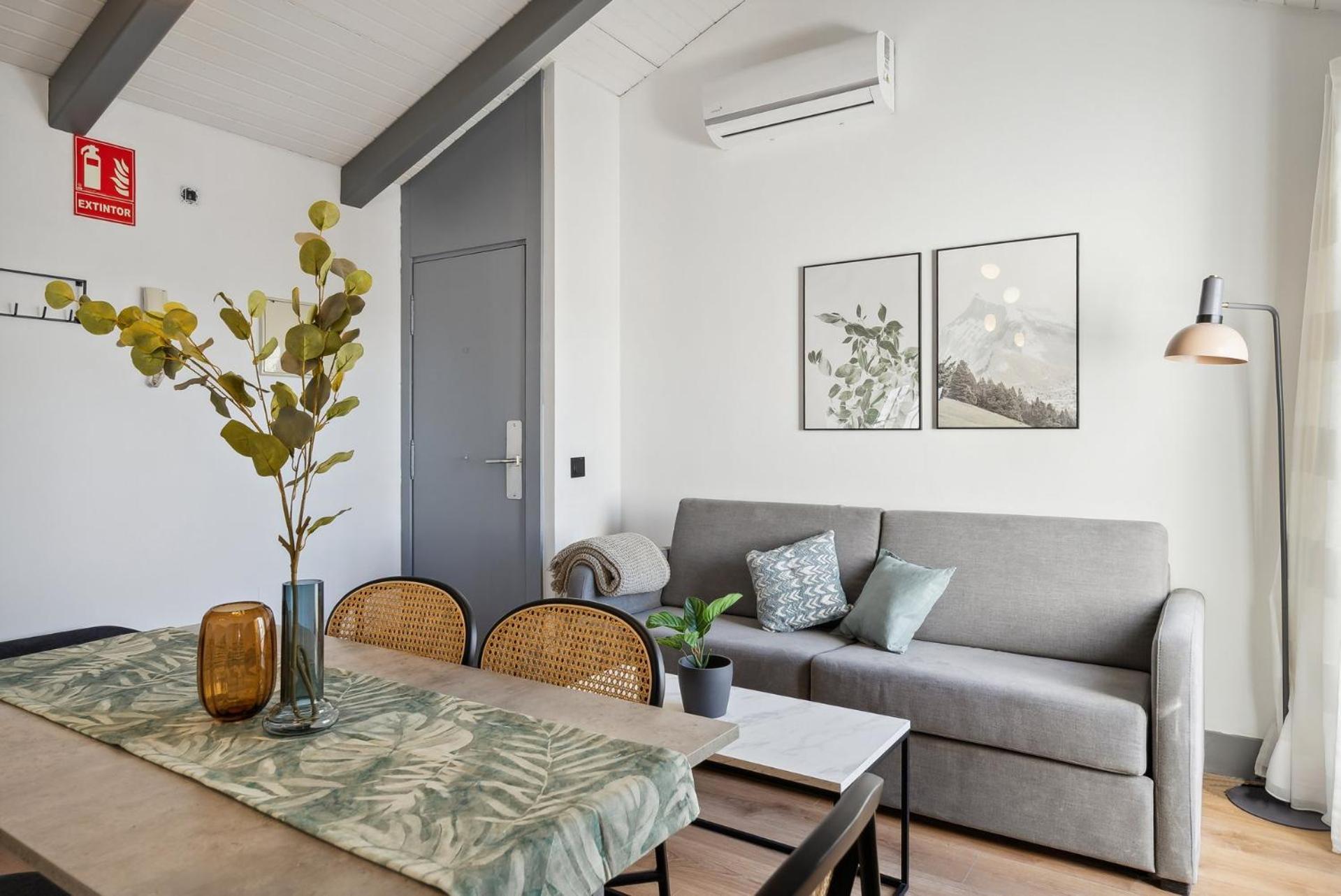 Limehome Madrid Calle De Santa Ana - Estancia Temporal Εξωτερικό φωτογραφία