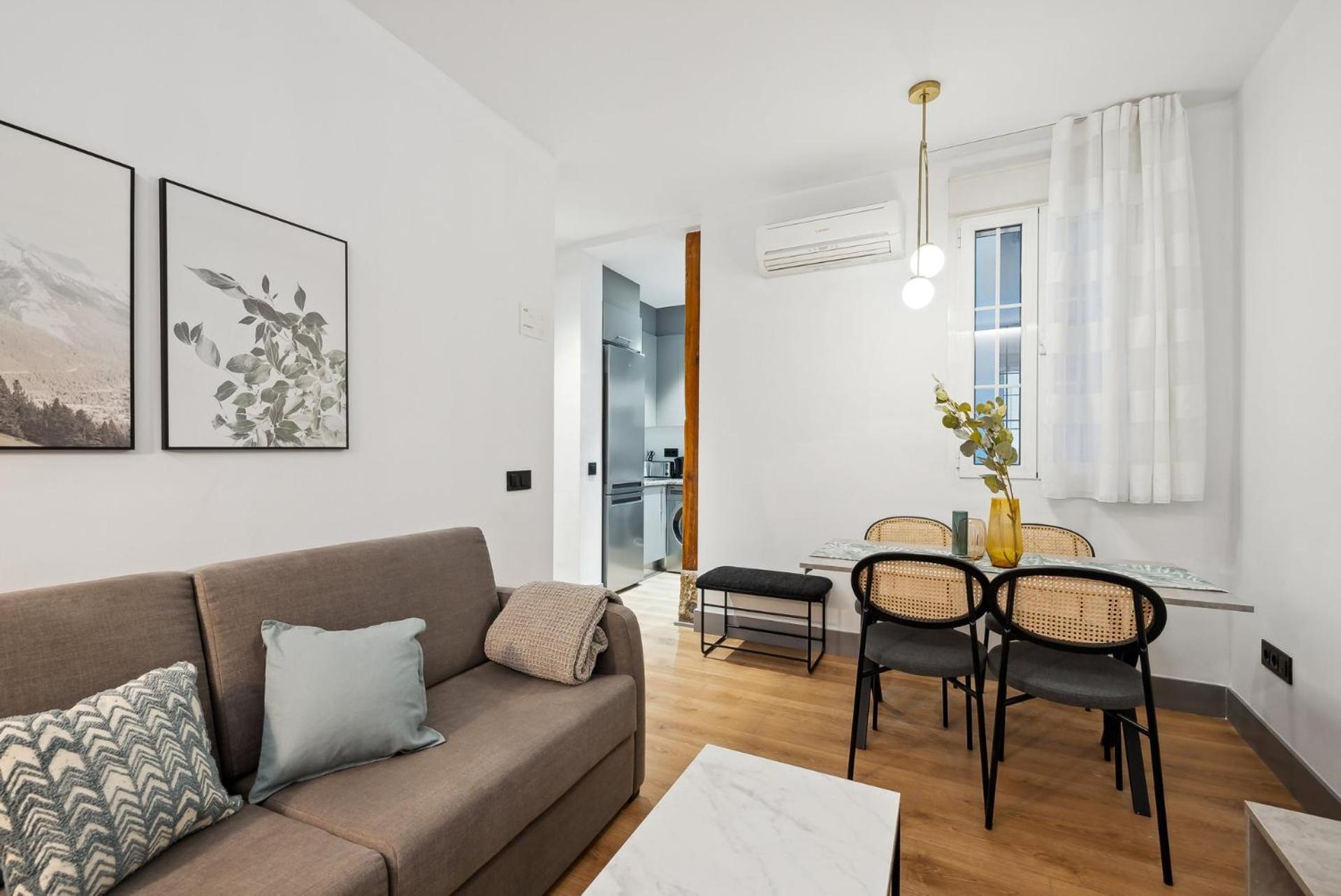 Limehome Madrid Calle De Santa Ana - Estancia Temporal Εξωτερικό φωτογραφία