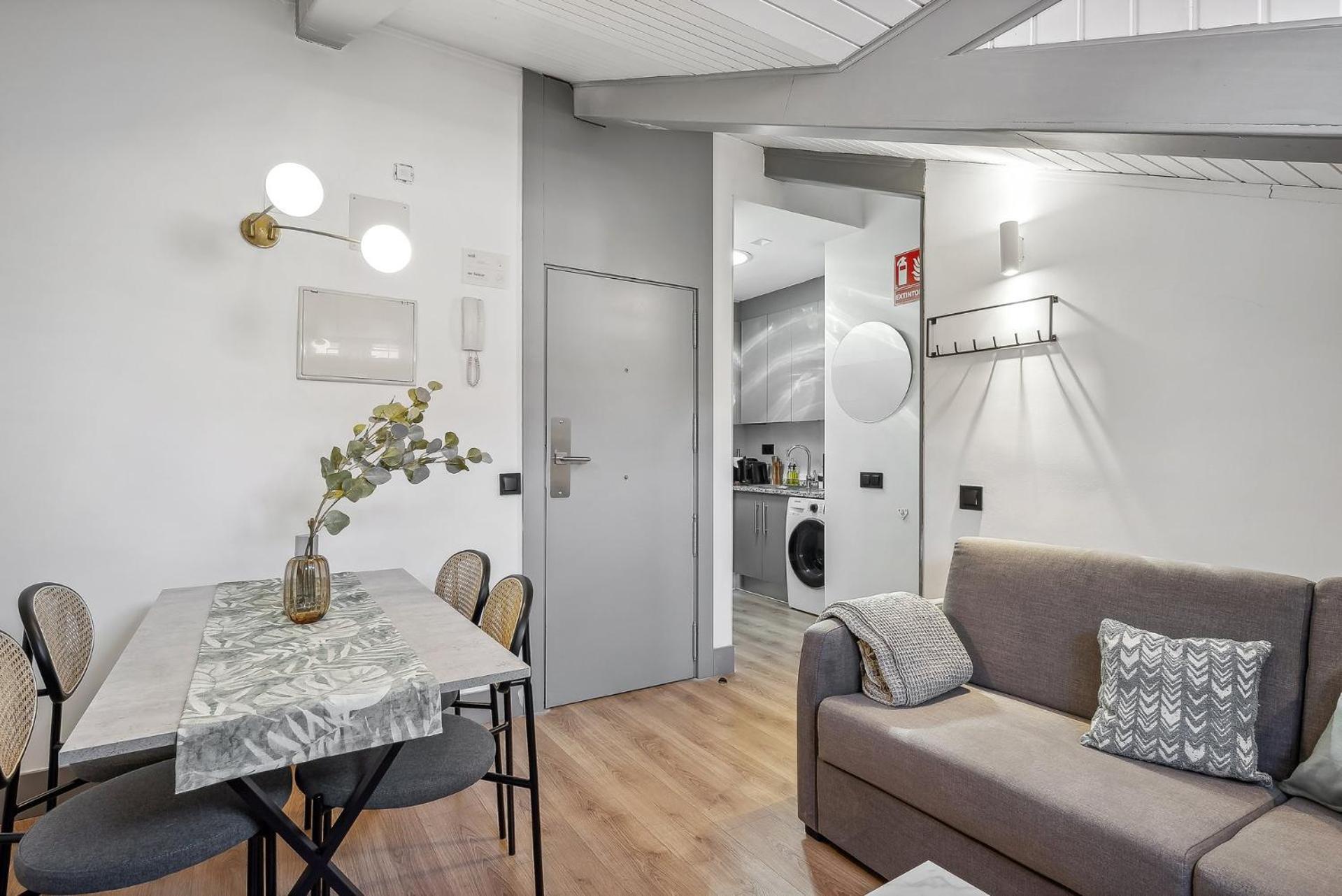 Limehome Madrid Calle De Santa Ana - Estancia Temporal Εξωτερικό φωτογραφία
