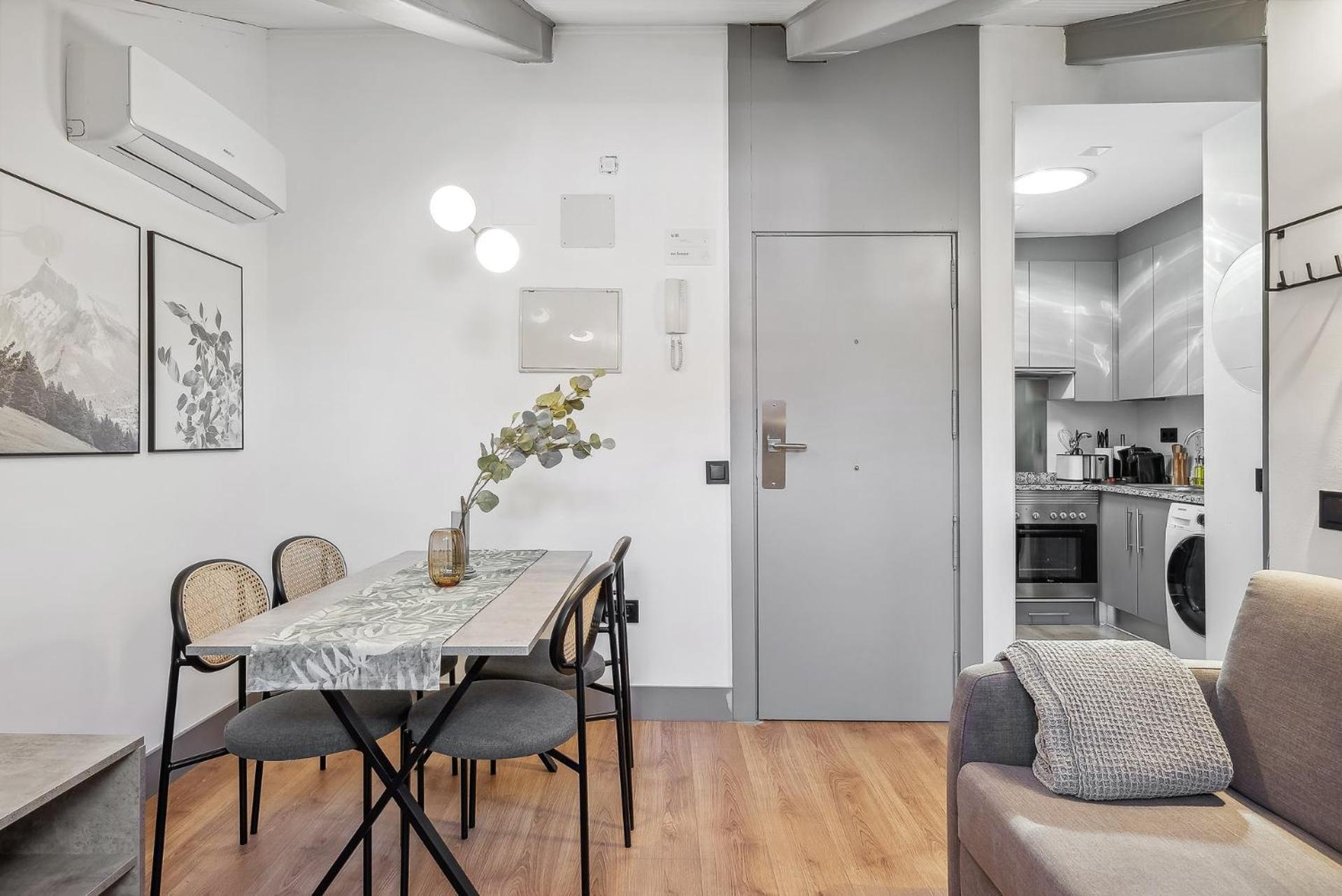 Limehome Madrid Calle De Santa Ana - Estancia Temporal Εξωτερικό φωτογραφία